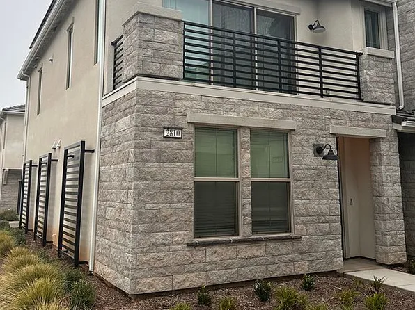 2810 E Teaberry Dr, Fresno, CA 93730