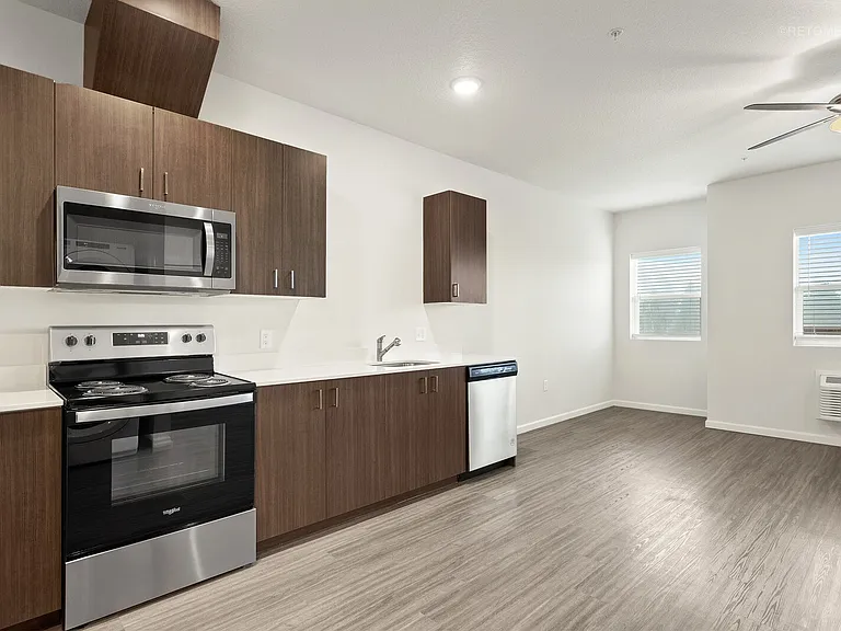 Verda Crossing | One Bedroom Kitchen
