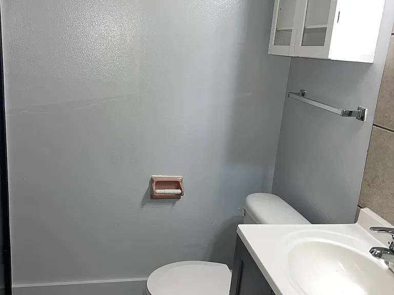 1733 N Cambridge Ave — Photo 13