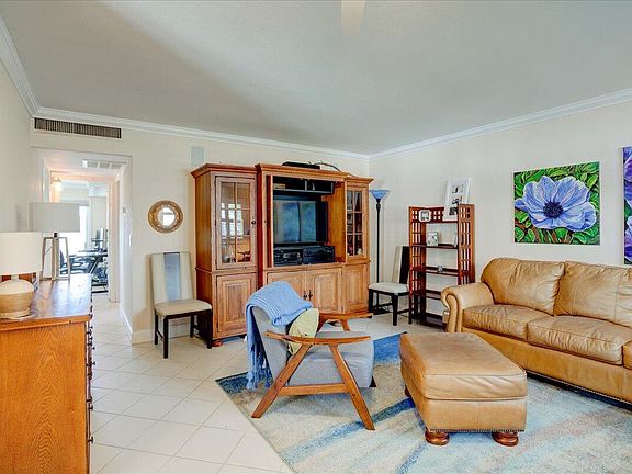 3rd image of 129 Waterford #F