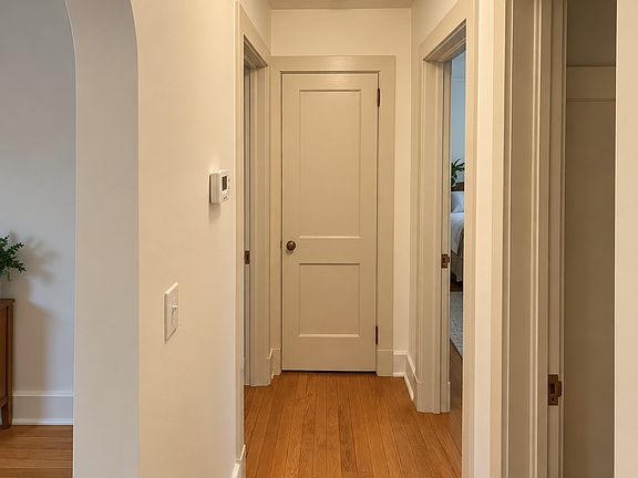 5th image of 107 Hudson Ave