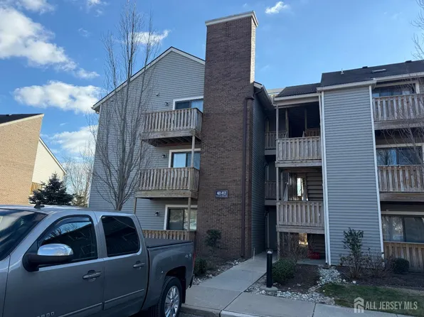 402 Ravens Crest Dr, Plainsboro, NJ 08536
