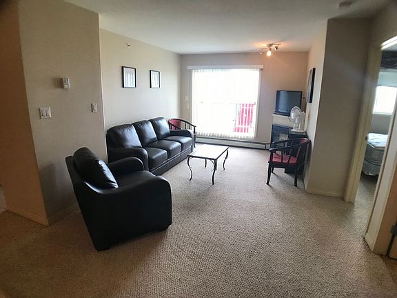 4th image of 200 Lougheed Dr #1413