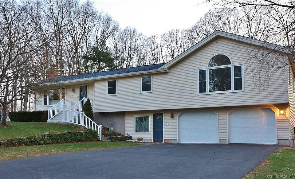 2nd image of 34 Robin Cir
