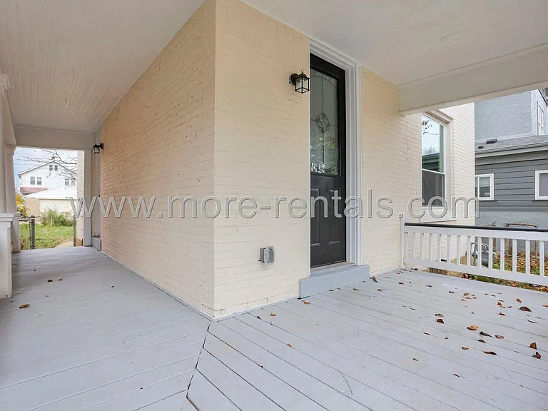 634 E Mithoff St — Photo 2