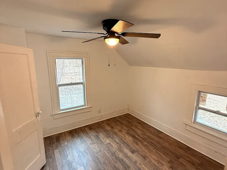 933 Golda Pl — Photo 12