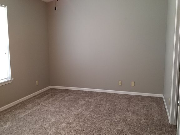 5th image of 1824 Starks Cir