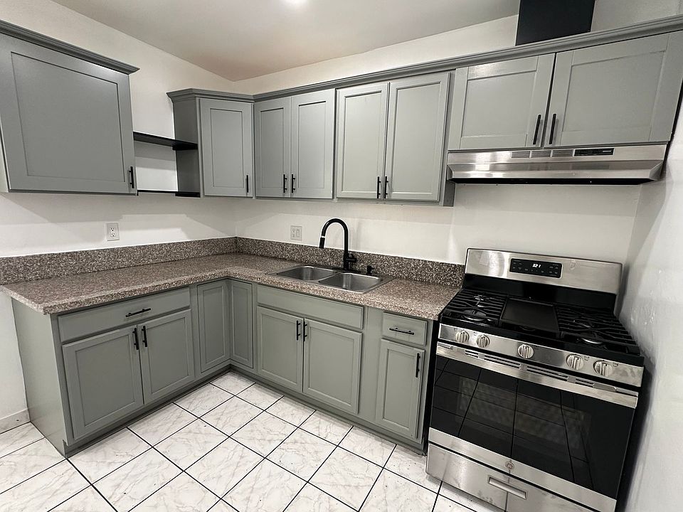 1st image of 825-829 S Townsend St #14