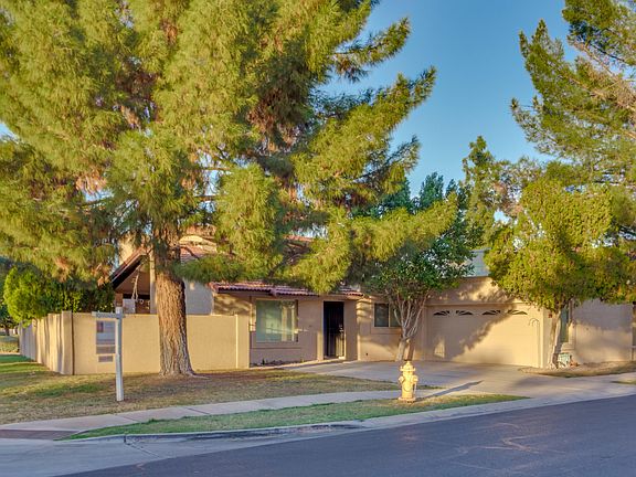 2nd image of 200 E Barbarita Ave