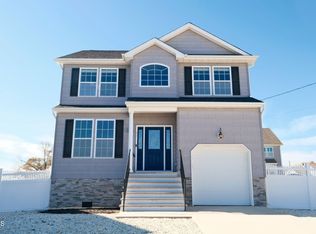 42 Longman St, Toms River, NJ 08753