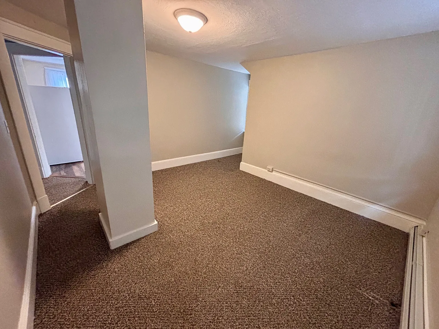 2 bed, 900 sqft, $1,875 — Photo 4