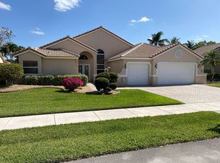 9704 E Tree Tops Ct, Davie, FL 33328
