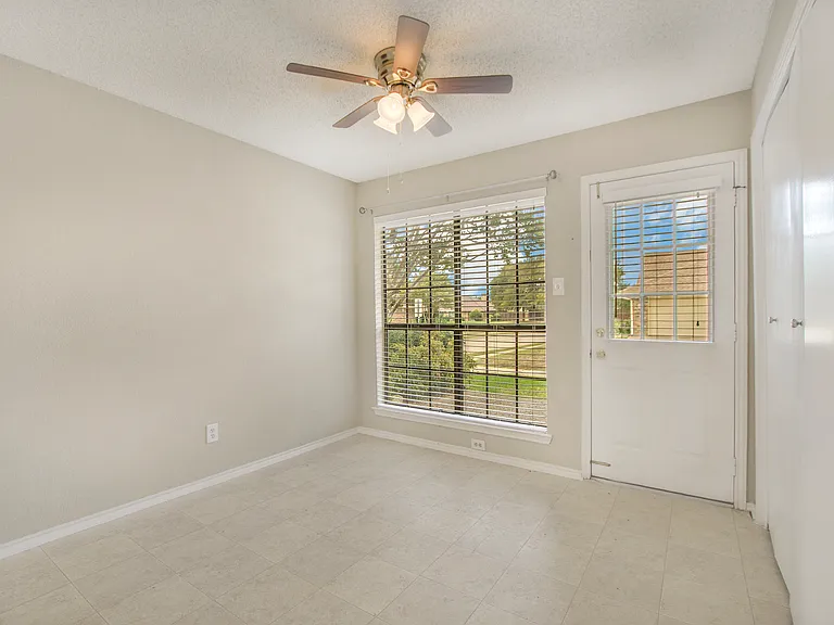 4115 San Mateo Dr — Photo 10