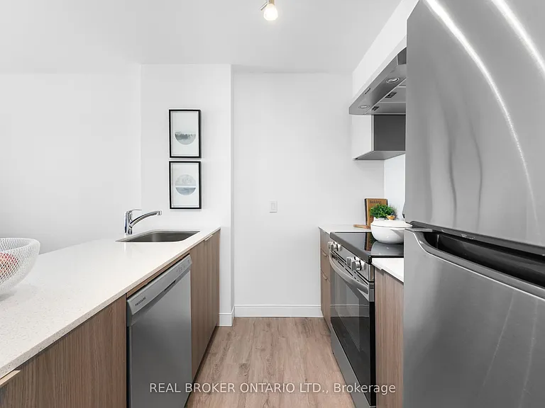 100 Manett Cres #415 — Photo 13