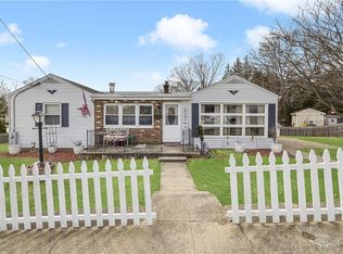 40 Cleveland St, West Warwick, RI 02893