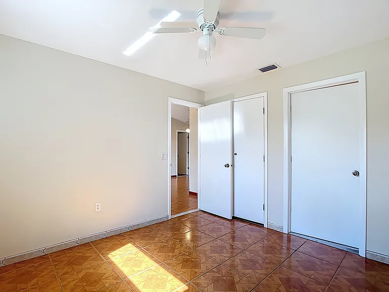 4428 Aladdin Ave — Photo 18
