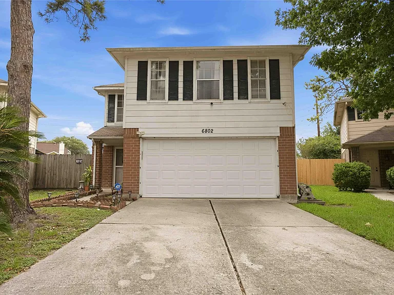 6802 Cheshire Park Rd — Photo 1