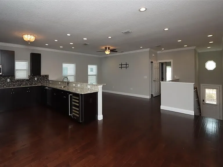 3617 Bay Heights Way — Photo 6