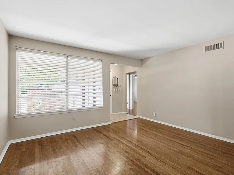 1403 Provincetown Ln — Photo 10