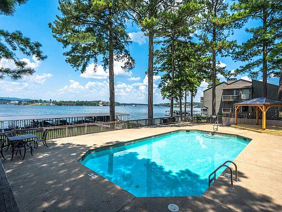 2nd image of 200 Hamilton Oaks Dr APT 113