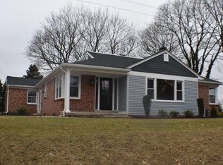 910 Oakdale Dr, York, PA 17403