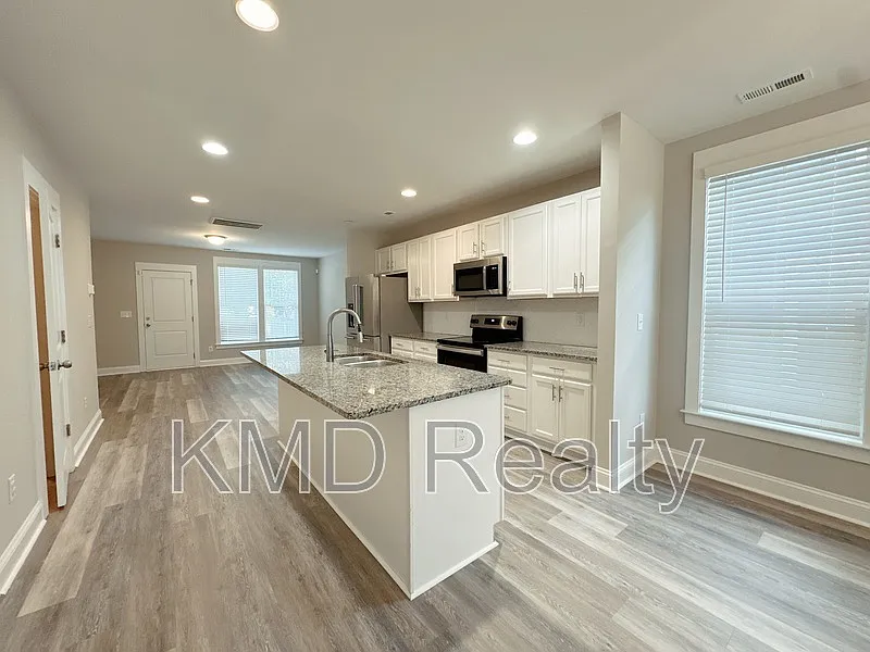 3 bed, 2.5 bath, $2,095 — Photo 2