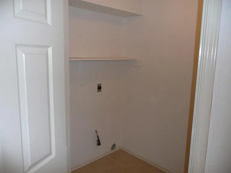 734 Latteridge Dr — Photo 6