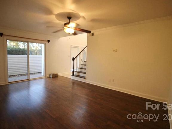 5th image of 1626 Hollow Dr
