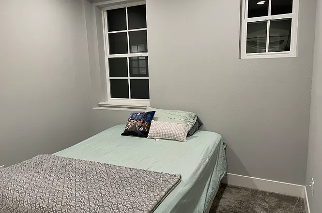 327 Sierra Vista Ave