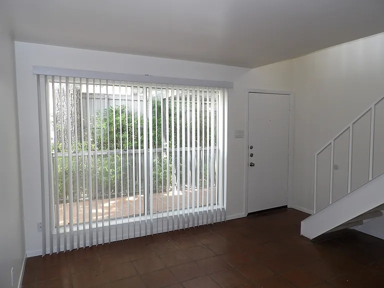 4431 Travis St #107 — Photo 3