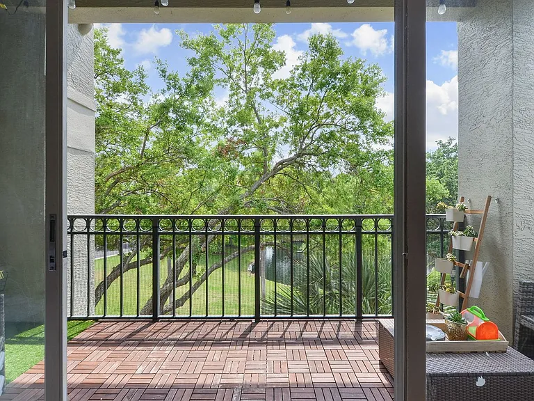 617 Tropical Breeze Way — Photo 19