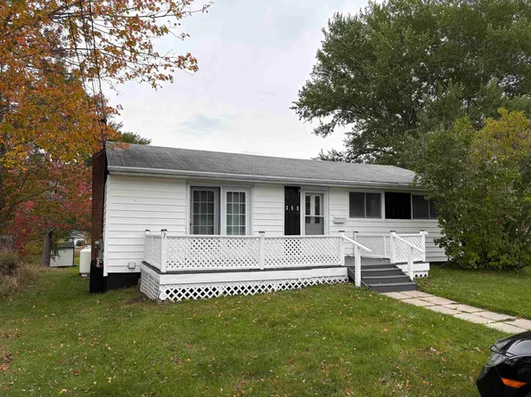111 Greenhill Dr, Sydney River, NS B1S 1K4