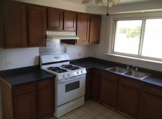 1805 N Berwick Blvd FLOOR 3, Waukegan, IL 60085