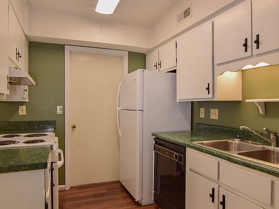 5th image of 105 Sandlewood Dr