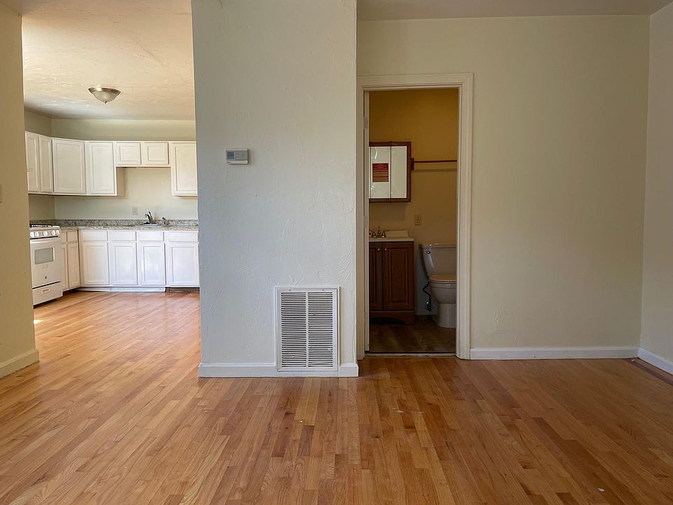1st image of 714 Shawmut Ave Floor 3