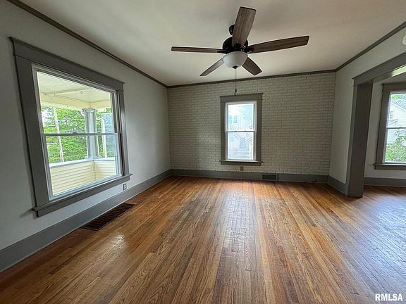 3rd image of 641 E Columbia Ave