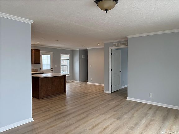 5th image of 95 New  Hackensack Rd Road #29