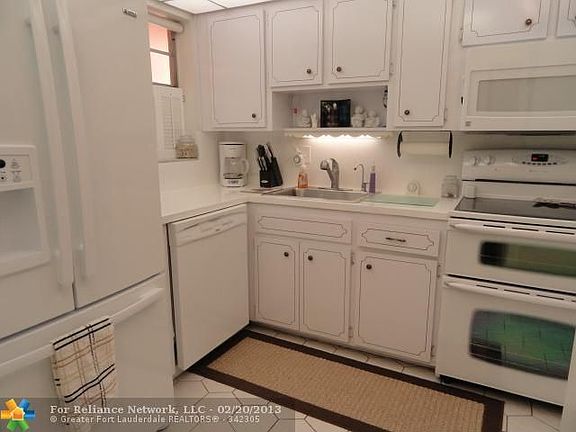 4th image of 4100 Crystal Lake Dr APT 504