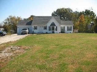 315 Casey Rd, Farmington, IL 61531