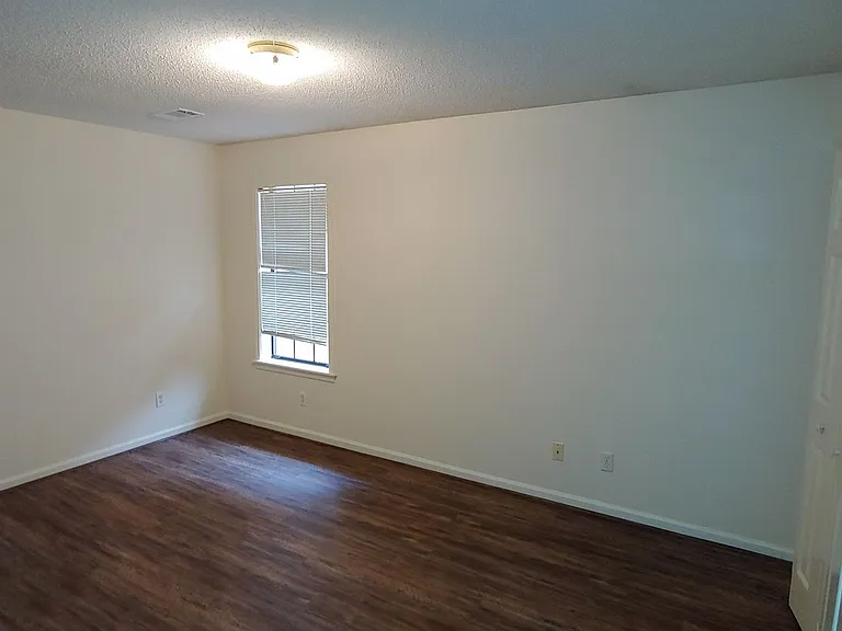 705 Reston Dr — Photo 12