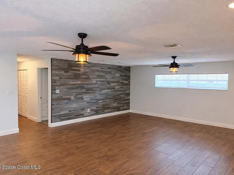 2130 S Patrick Dr — Photo 7