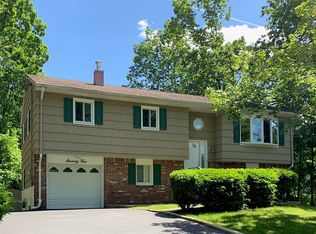 75 Alta Vista Dr, Ringwood, NJ