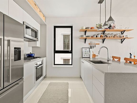 4th image of 29 Lexington Ave APT 4B