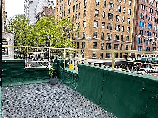 4th image of 1031 Lexington Ave #3F