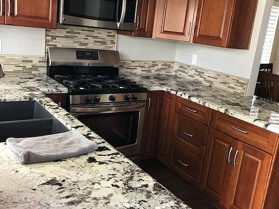 New kitchen with Granite