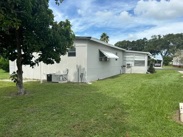 209 Greenhaven Rd W, Dundee, FL 33838