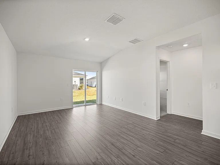3155 NE 38th St — Photo 4