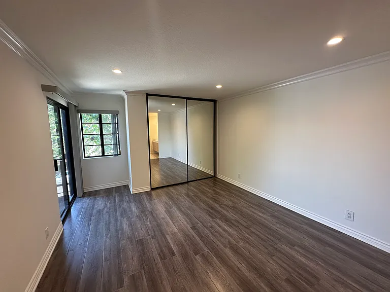 248 W Loraine St #201 — Photo 16