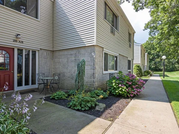 28 Richmond Boulevard #2A, Ronkonkoma, NY 11779