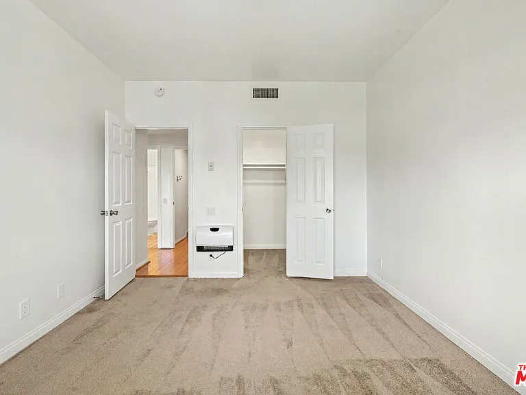 521 Montana Ave #301 — Photo 12